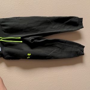 Under Armour sweatpants size YSM